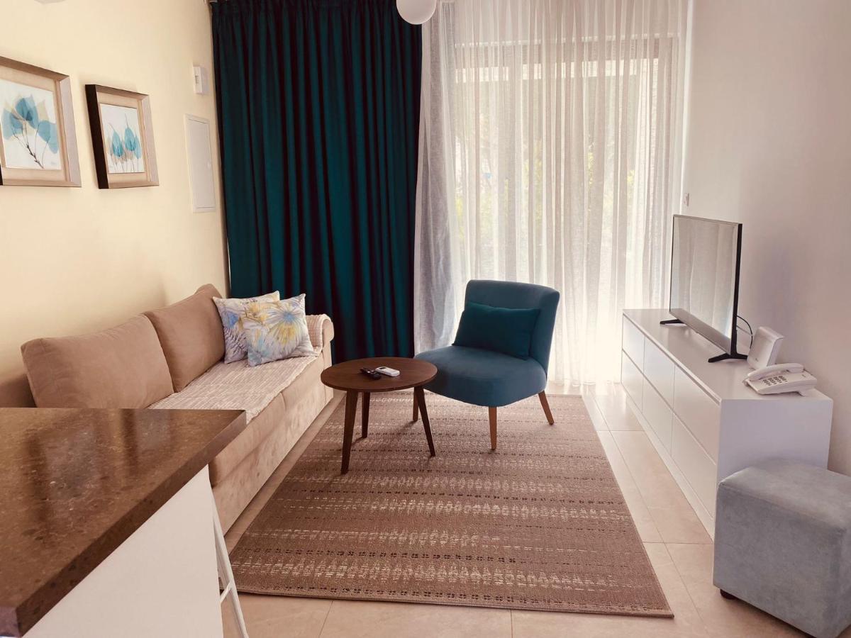 Victoria Suites 파포스 외부 사진